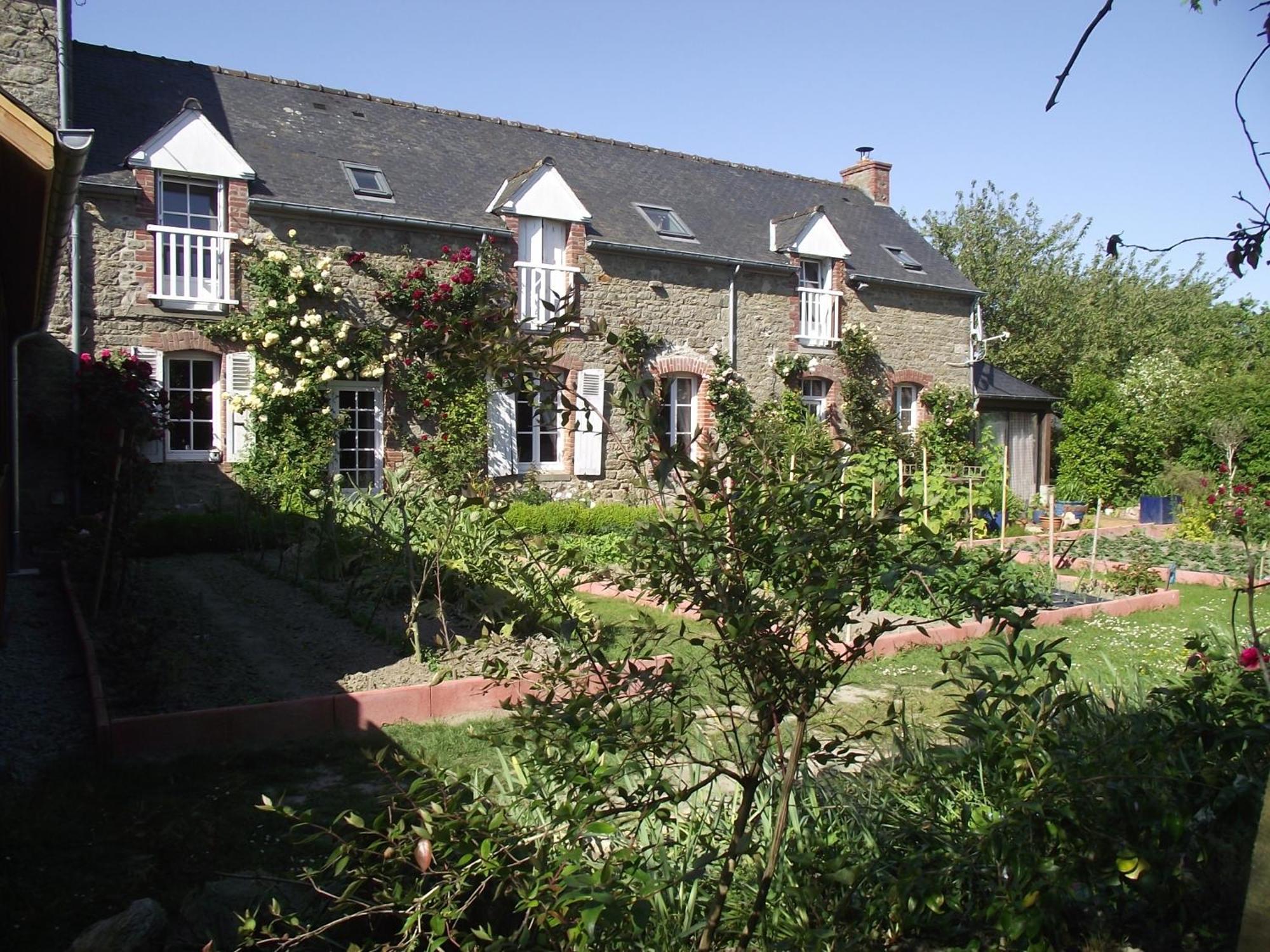 Chambres D'Hotes Le Clos D'Enhaut Динард Екстериор снимка
